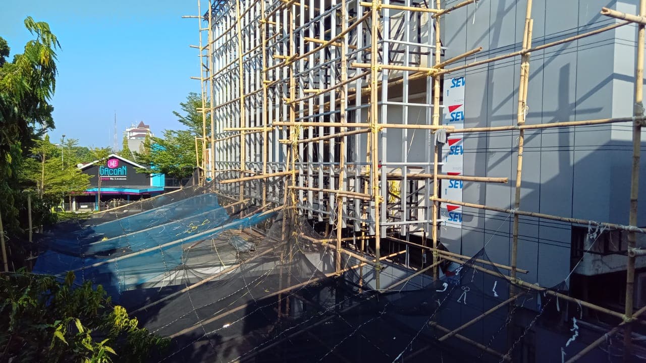 Revitalisasi Eksterior Fasad Gedung Kantor